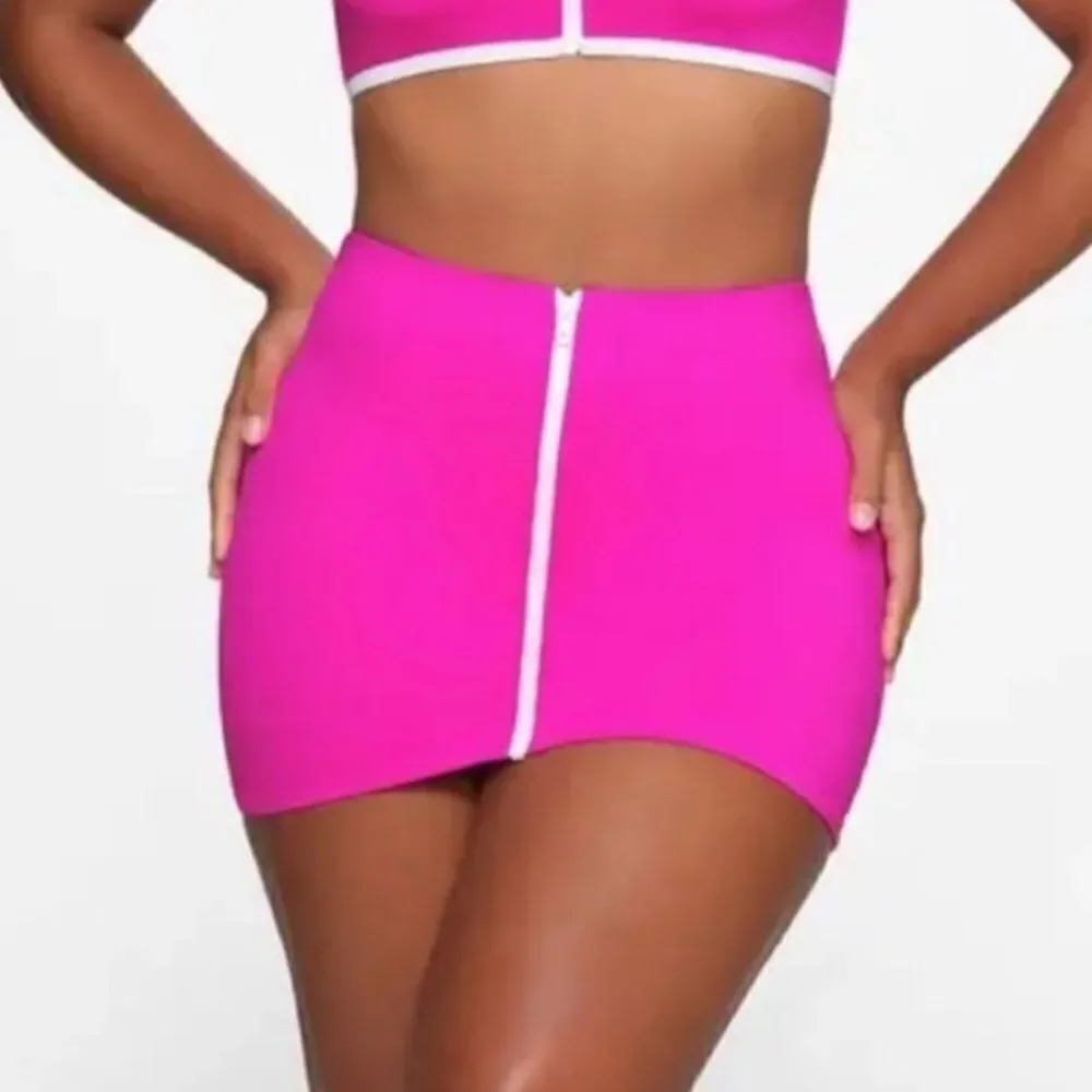 NWT SKIMS Sporty Zipper Swim Hybiscus Hot Pink Mini Swim Skirt